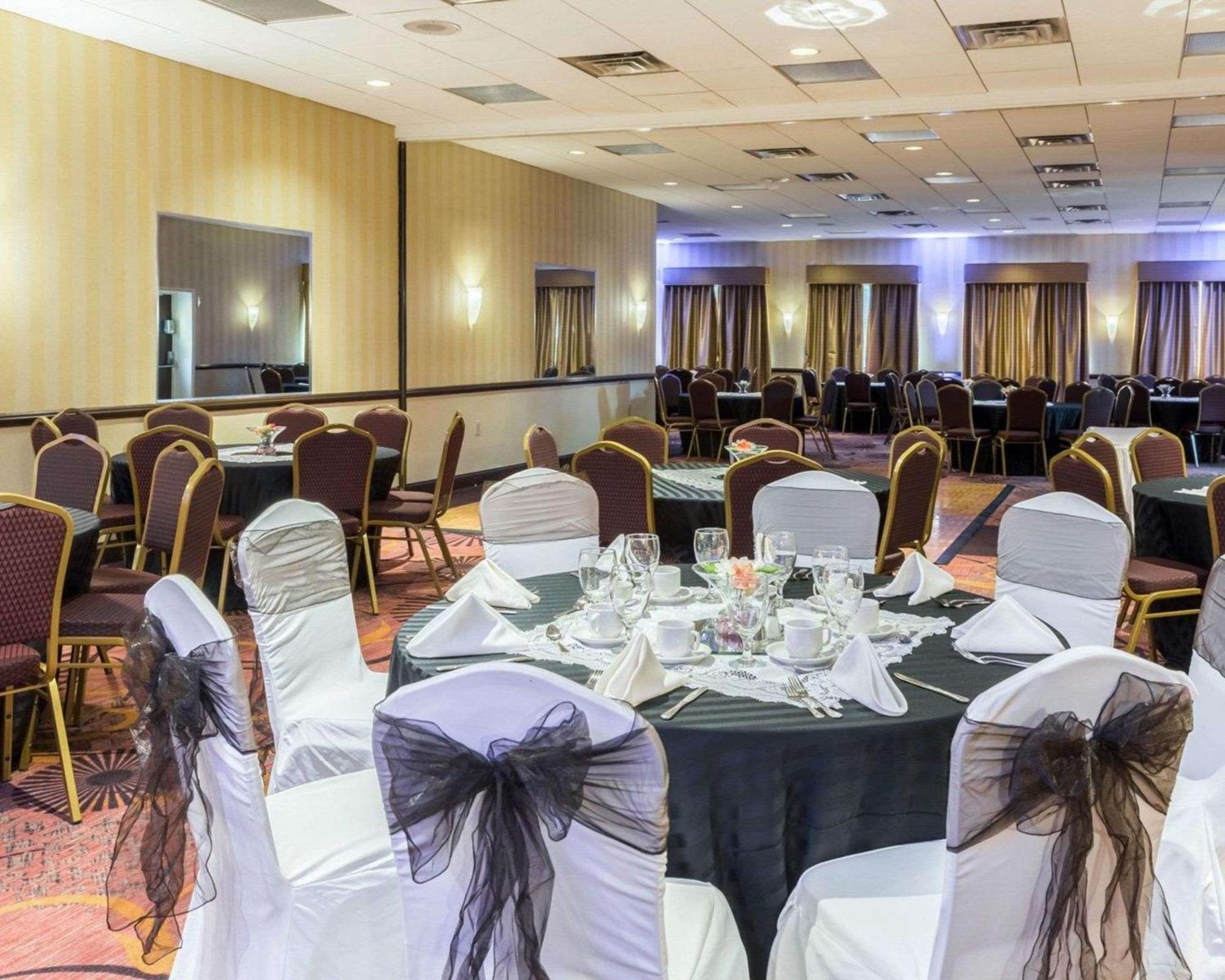 Clarion Hotel Somerset - New Brunswick מראה חיצוני תמונה