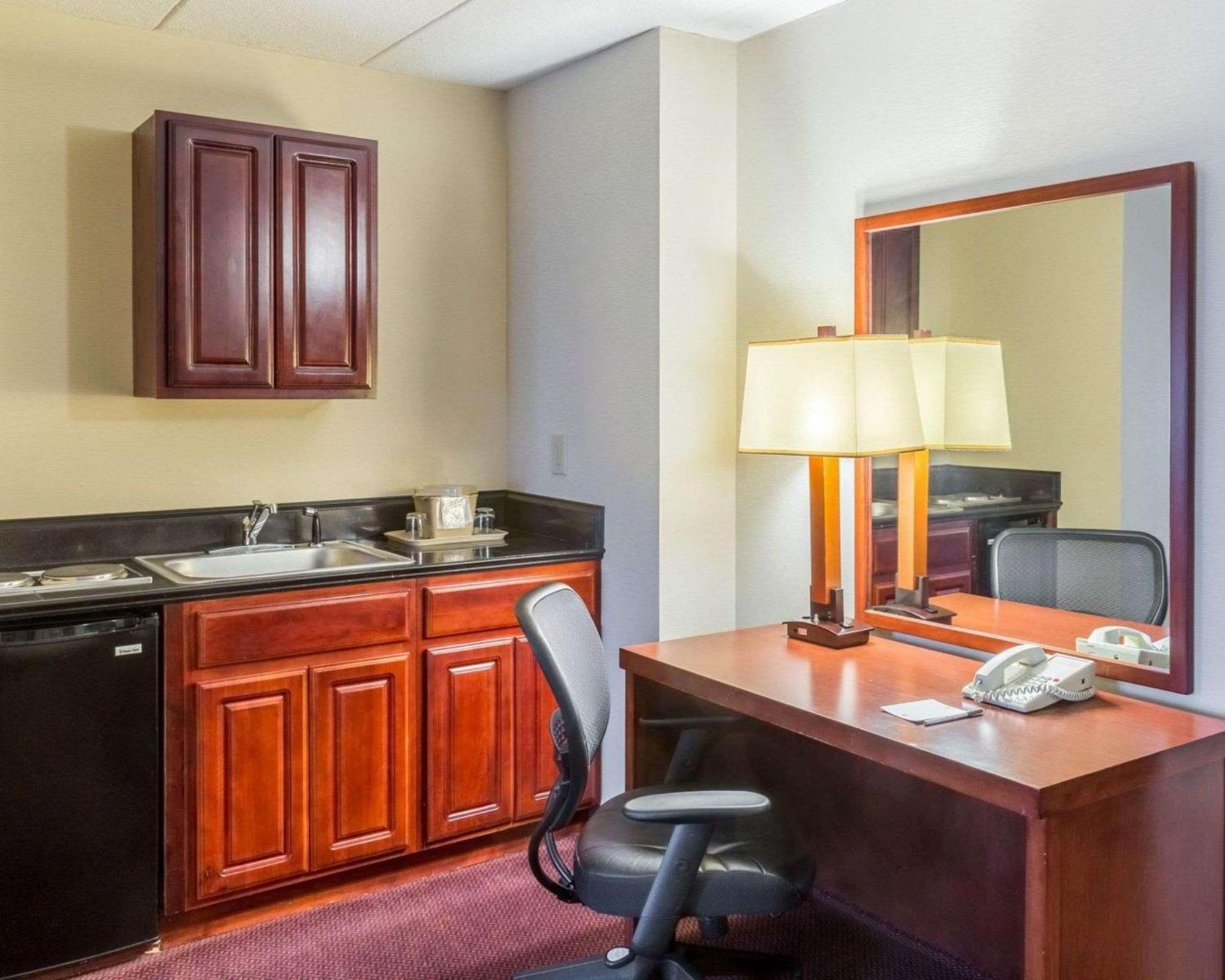 Clarion Hotel Somerset - New Brunswick מראה חיצוני תמונה