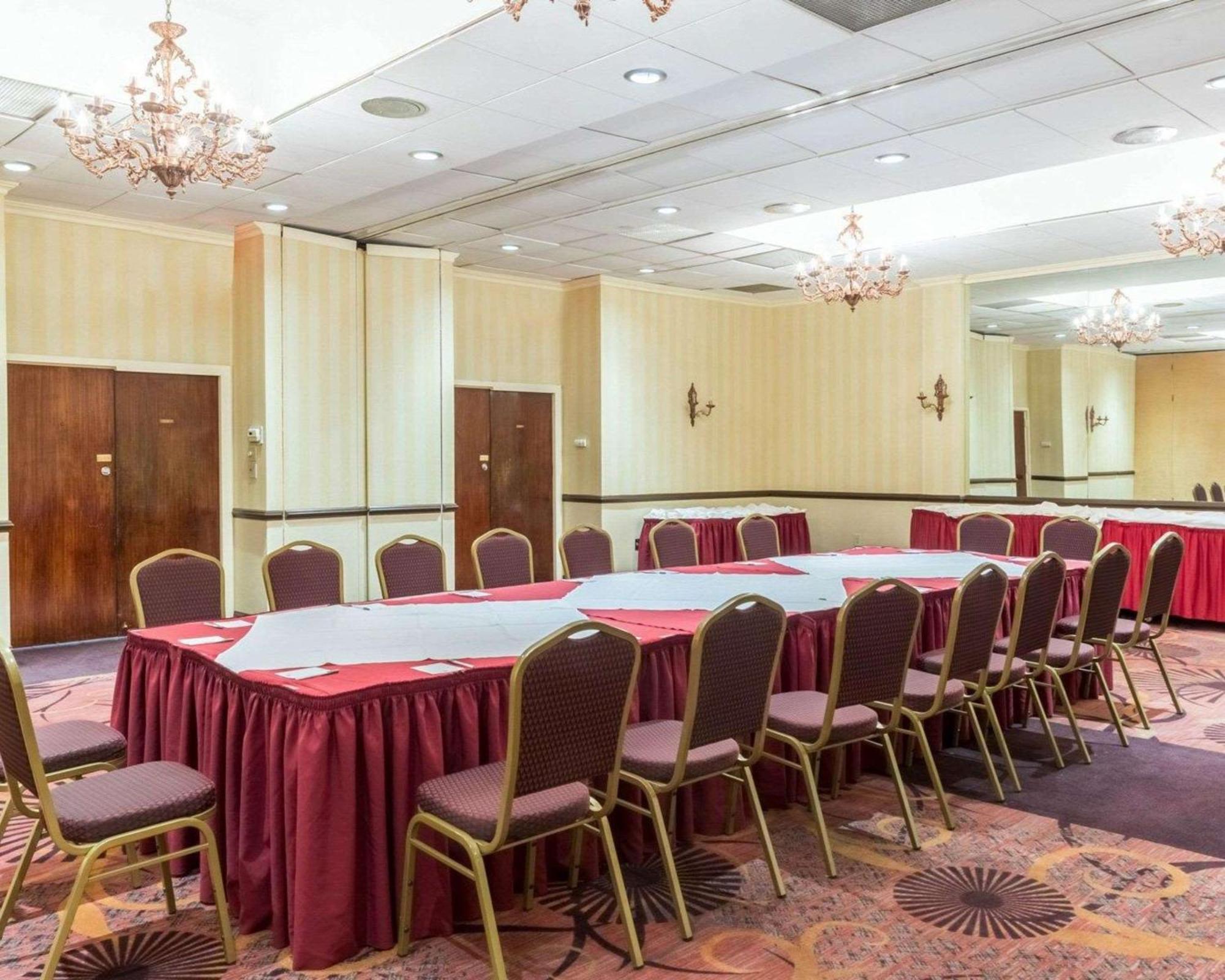 Clarion Hotel Somerset - New Brunswick מראה חיצוני תמונה
